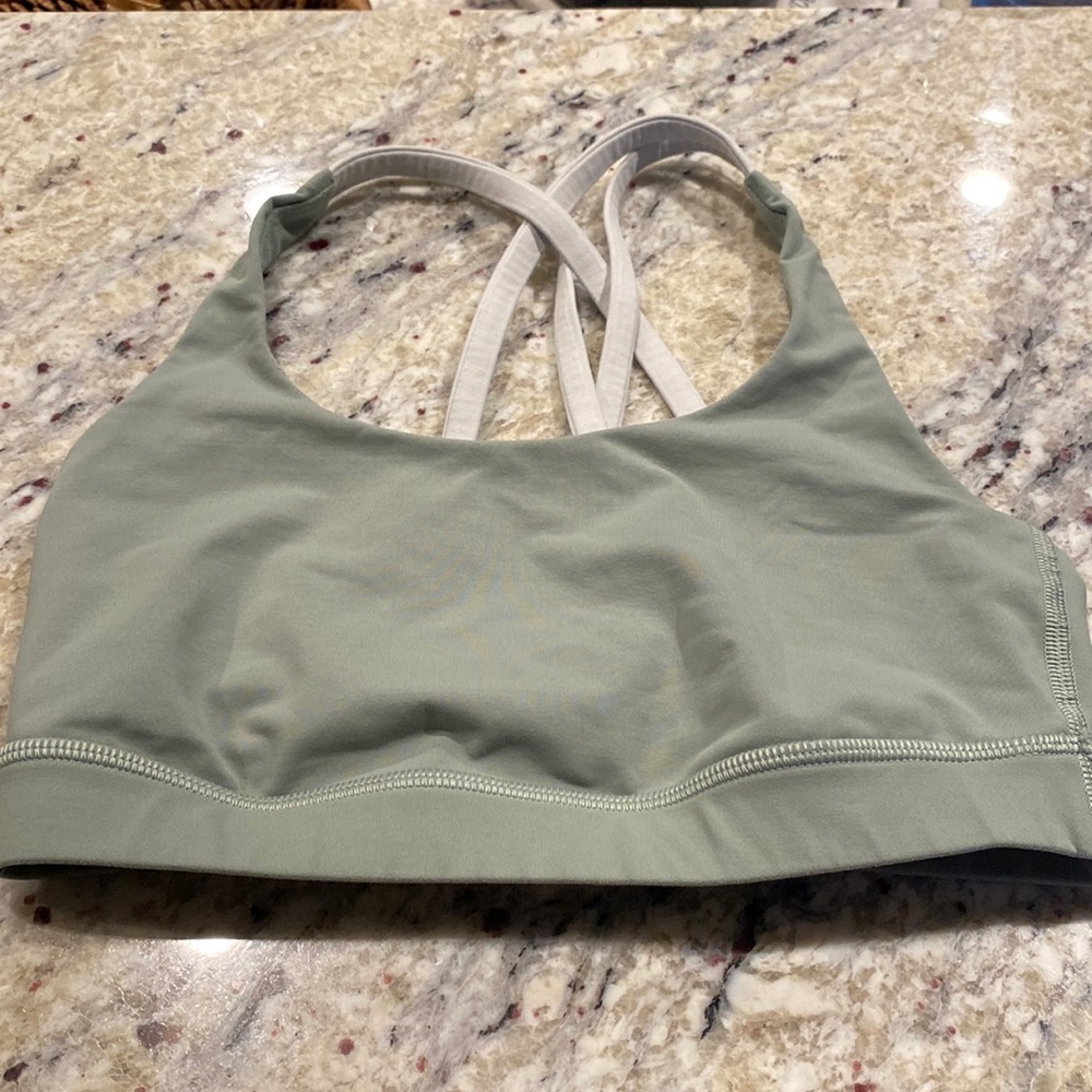 Lululemon sport bra size 4